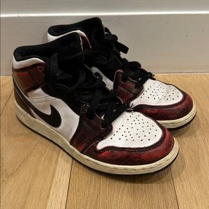 Nike Jordan 1 Mid SE Wear-Away Size 6Y Black and Red Mid-Top Sneakers